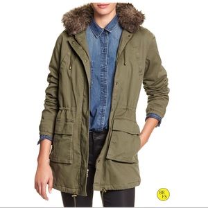 *Banana Republic Faux fur hooded parka 😍